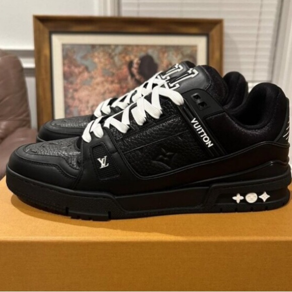 Louis Vuitton Black and White Men's Sneakers - Picture 3 of 5